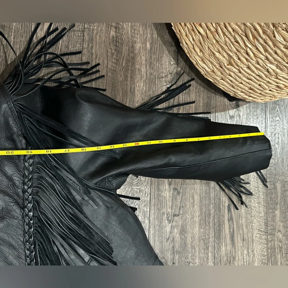 Unik Vtg Black Leather Fringe Jacket - Picture 16 of 16